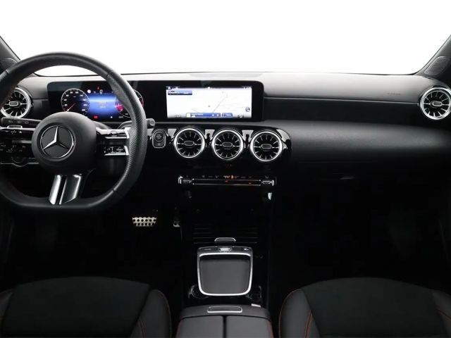 Mercedes-Benz A 180 AMG Line