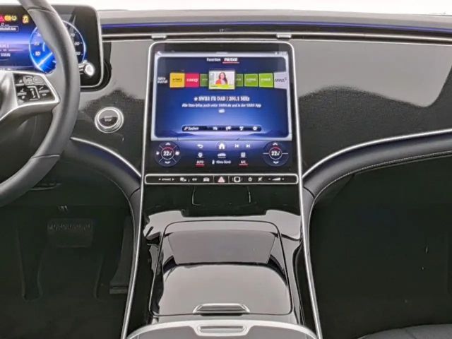 Mercedes-Benz EQE 300 Electric Art Sedan