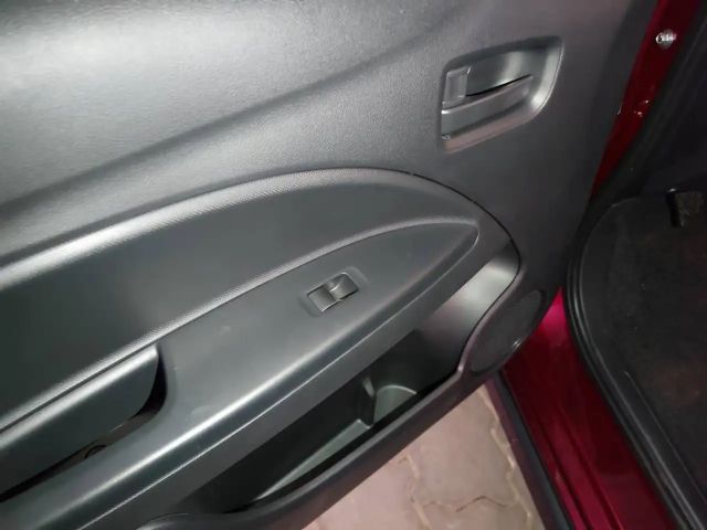 Mitsubishi Space Star Star