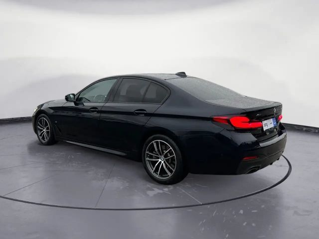 BMW 520 520d M-Sport Sedan xDrive