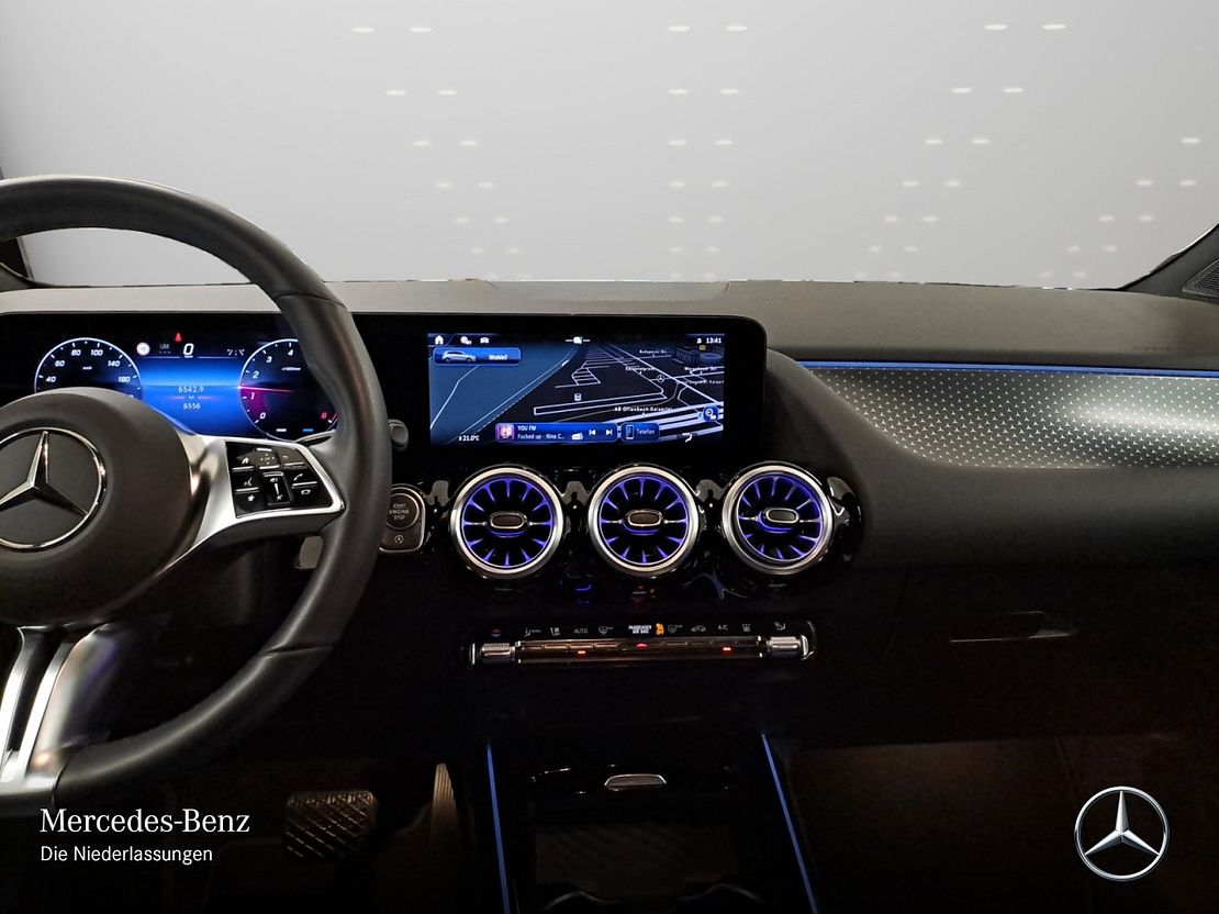 Mercedes-Benz B 200 Sedan