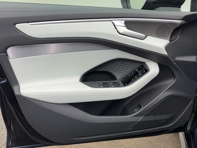 Audi A6 Avant Quattro S-Tronic