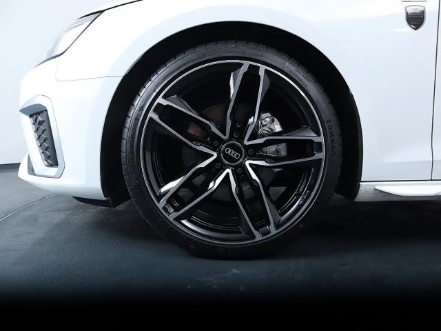 Audi A4 30 TDI Avant S-Line