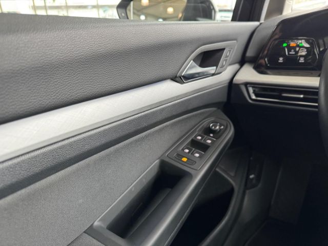 Volkswagen Golf Life Variant