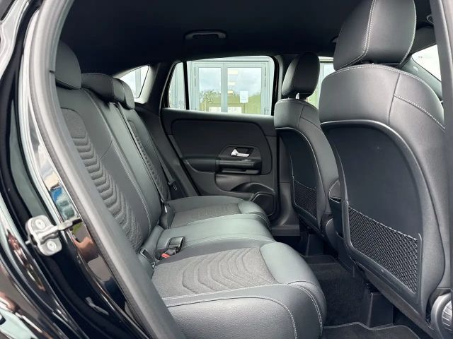 Mercedes-Benz GLA 200 PTS Cam Navi Wide LED SHZ EASY-PACK