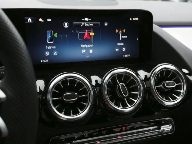 Mercedes-Benz GLA 200 AMG Line