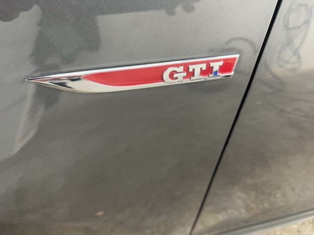 Volkswagen up! 1.0 TSI GTI
