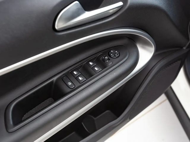 Jeep Avenger Full-Electric Summit