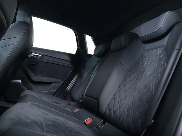 Audi A3 Hybride S-Line Sedan