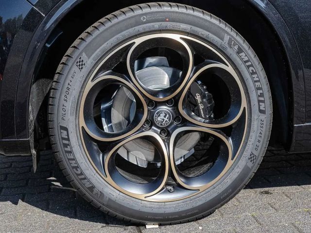 Alfa Romeo Stelvio AT8 Q4