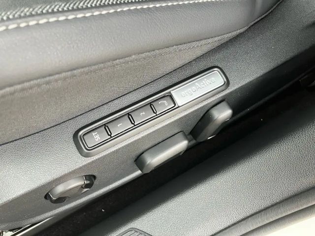 Volkswagen Golf DSG Style eHybrid