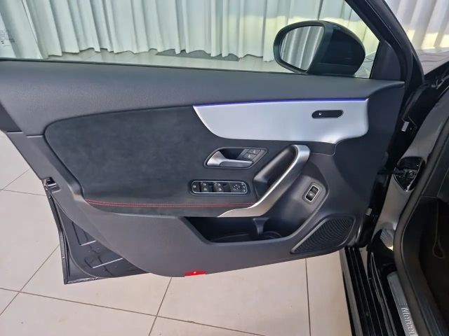 Mercedes-Benz A 180 AMG Line