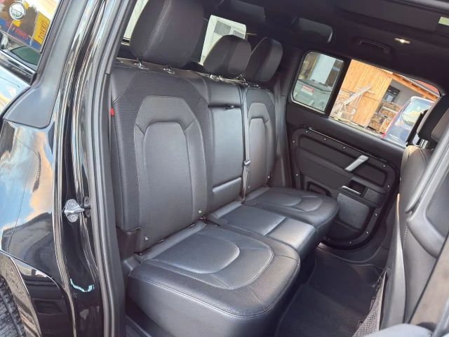 Land Rover Defender 110 Dynamic SE