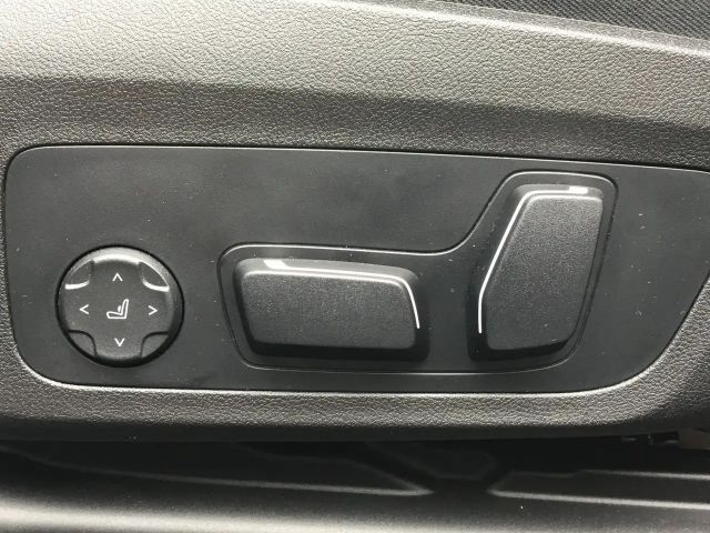 BMW 320 320i Sedan xDrive