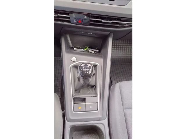 Volkswagen Golf Life Variant