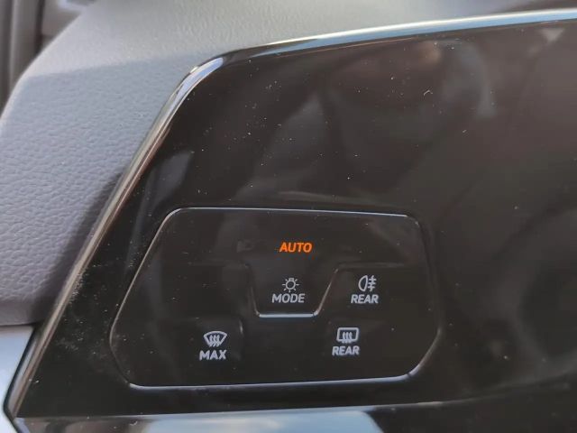 Volkswagen Golf DSG Life Variant