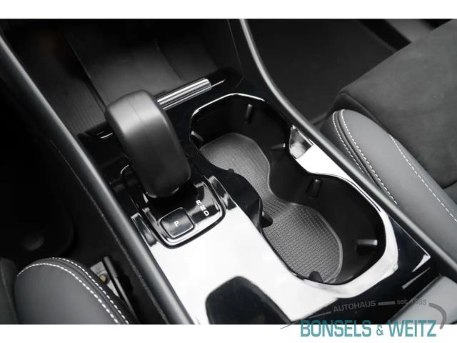 Volvo XC40 AWD Plus Recharge Twin Engine