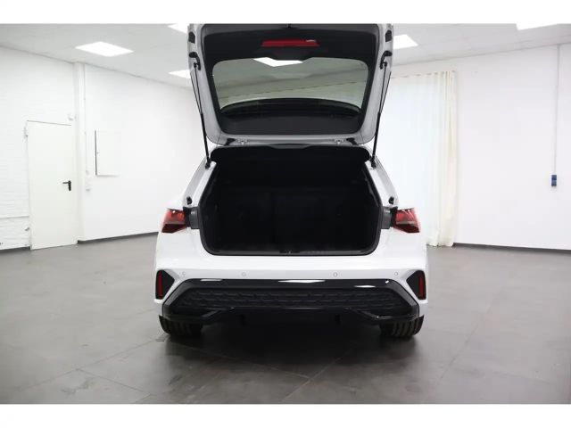 Audi A3 35 TFSI S-Line Sedan Sportback