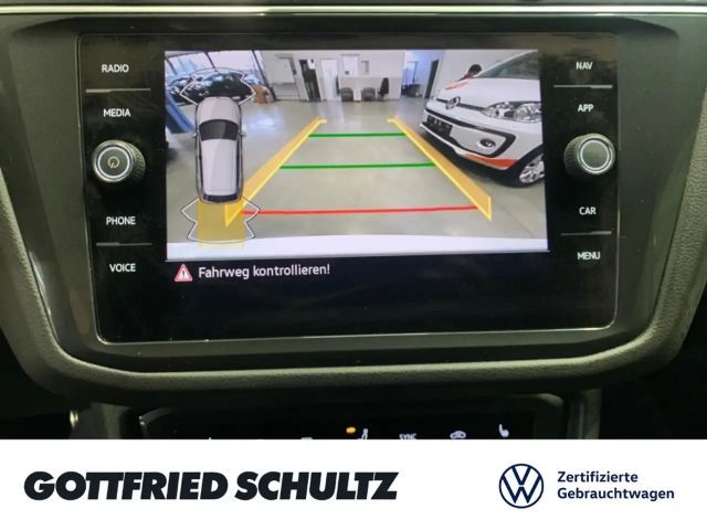 Volkswagen Tiguan ACTIVE TSI NAVI SITZHEIZUNG EINPARKHILFE LED