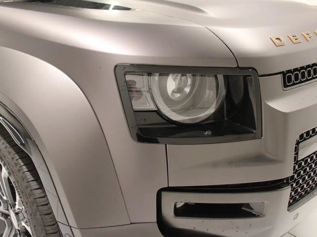 Land Rover Defender 110