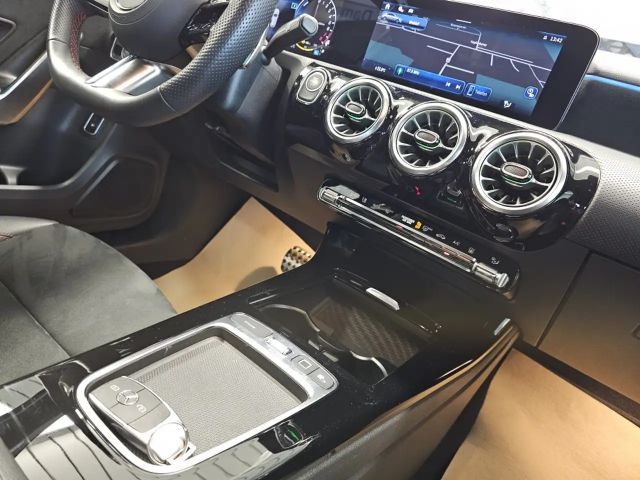 Mercedes-Benz A 250 AMG Line