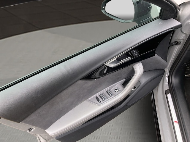 Audi A4 40 TFSI Avant Quattro S-Tronic