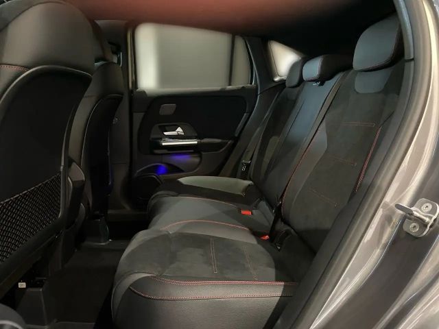 Mercedes-Benz GLA 200 AMG Line