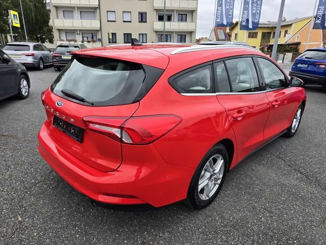 Ford Focus Cool & Connect