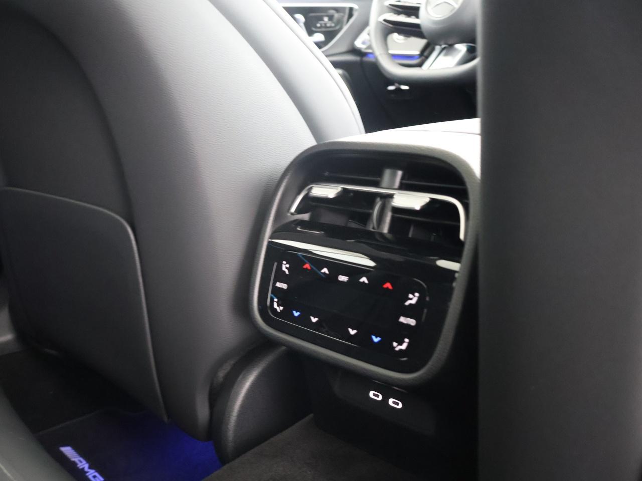 Mercedes-Benz E 200 AMG Line Sedan