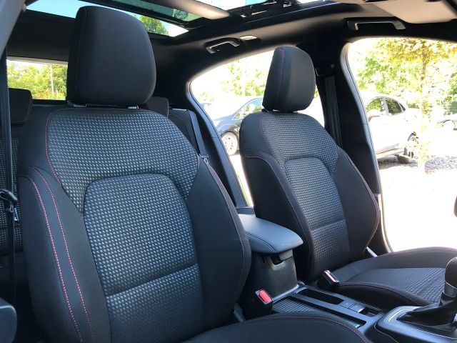 Ford Focus EcoBoost ST Line