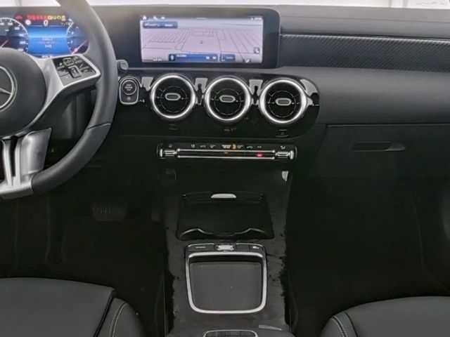 Mercedes-Benz CLA 180 Coupé Progressive