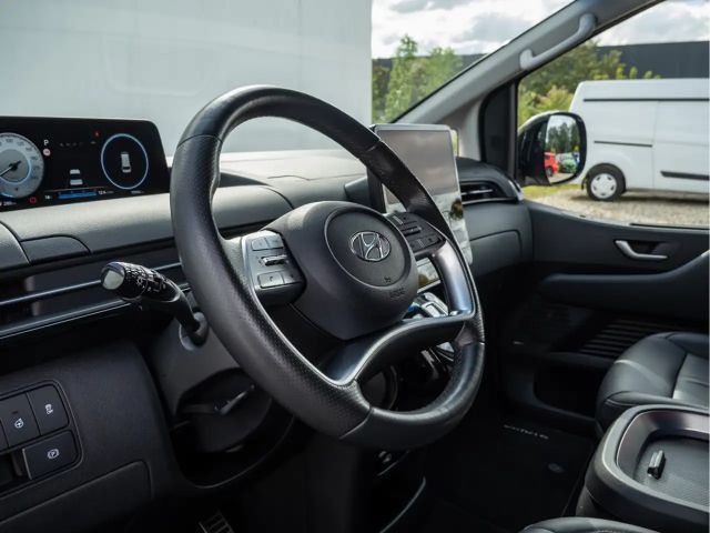 Hyundai Staria Signature