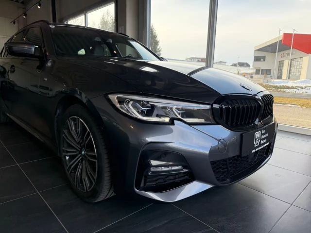 BMW 330 330e M-Sport xDrive