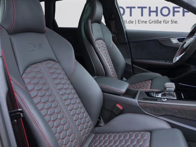 Audi RS4 Avant Quattro