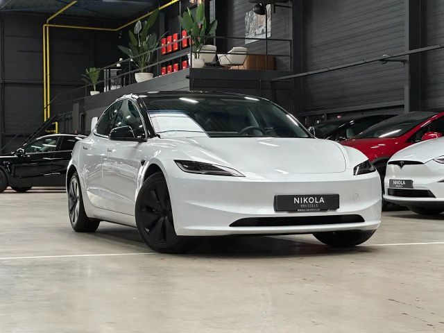 Tesla Model 3 AWD Long Range