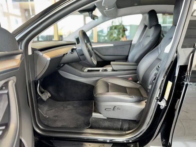 Tesla Model Y AWD Dual Motor Performance