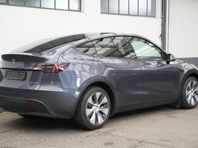 Tesla Model Y AWD Long Range