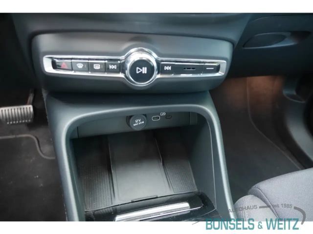 Volvo XC40 Core Recharge