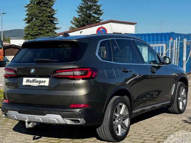BMW X5 x40i IntAktLenk.PanoD.SurView.ACC Laser 20" HUD