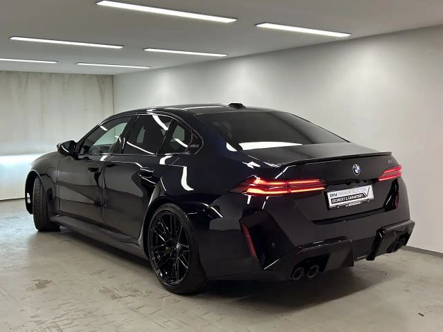 BMW M5 Sedan