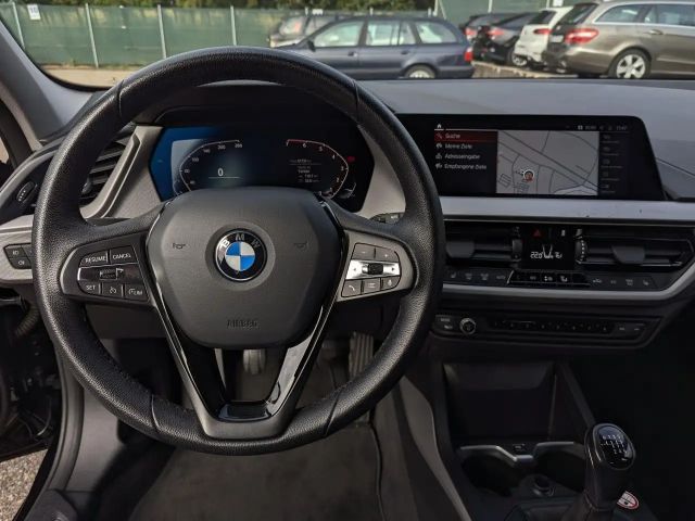 BMW 118 118i Sedan