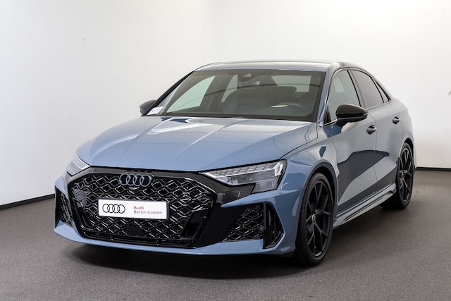 Audi RS3 Quattro S-Tronic Sedan