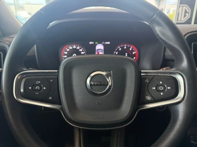 Volvo XC40 Core Momentum