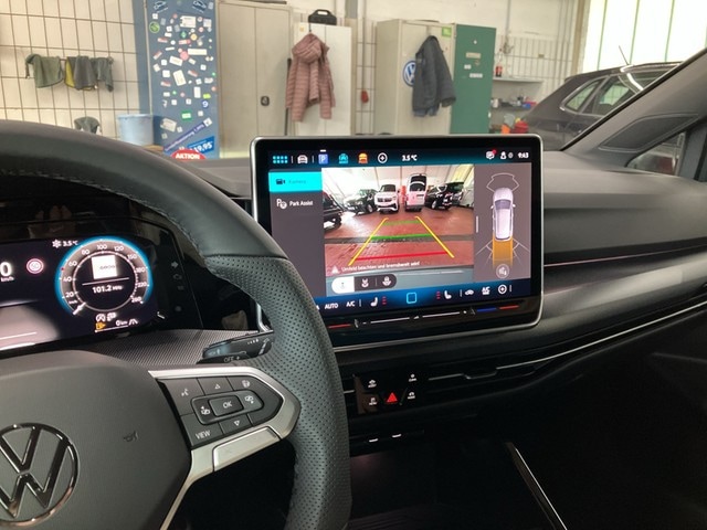 Volkswagen Golf 2.0 TDI DSG Golf VIII R-Line