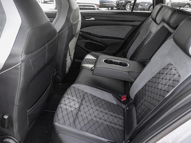 Volkswagen Golf 1.5 eTSI DSG Variant