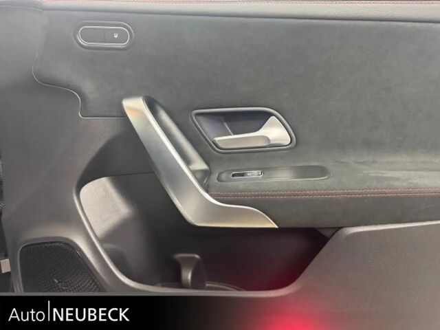 Mercedes-Benz CLA 200 AMG Line Coupé