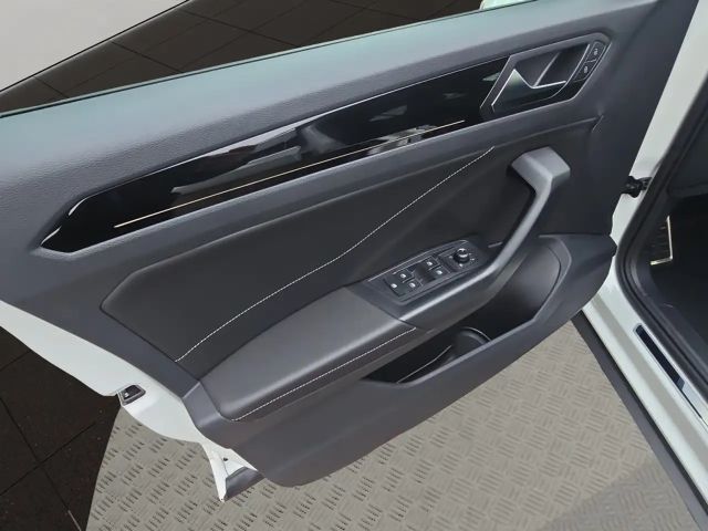 Volkswagen T-Roc 1.5 TSI DSG Plus R-Line