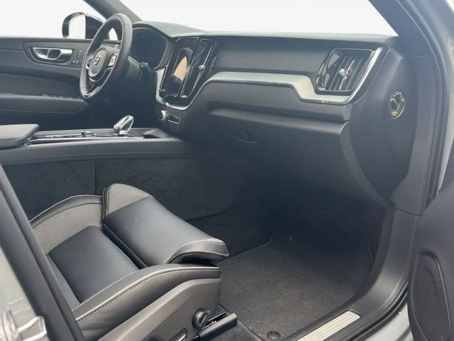 Volvo XC60 AWD Dark Plus T6