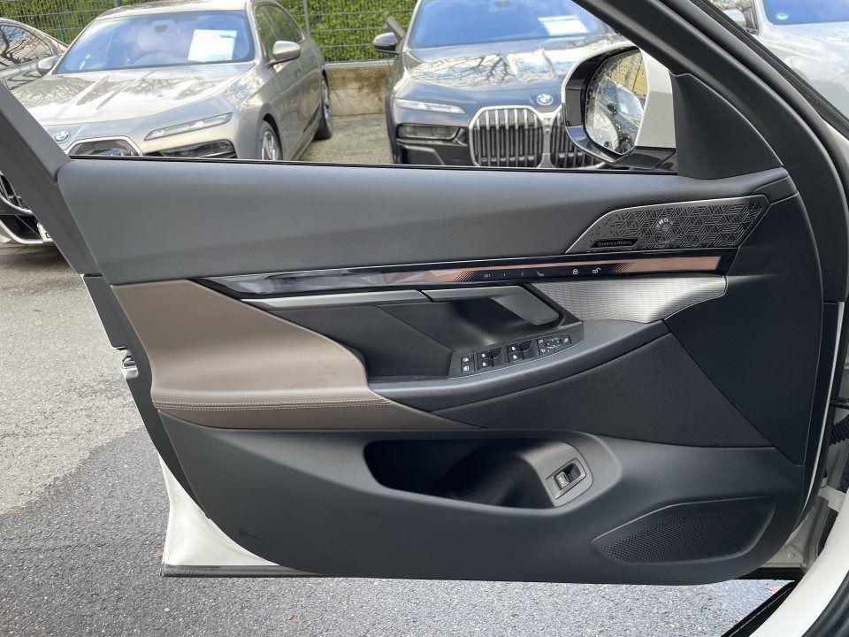 BMW i5 Sedan eDrive40