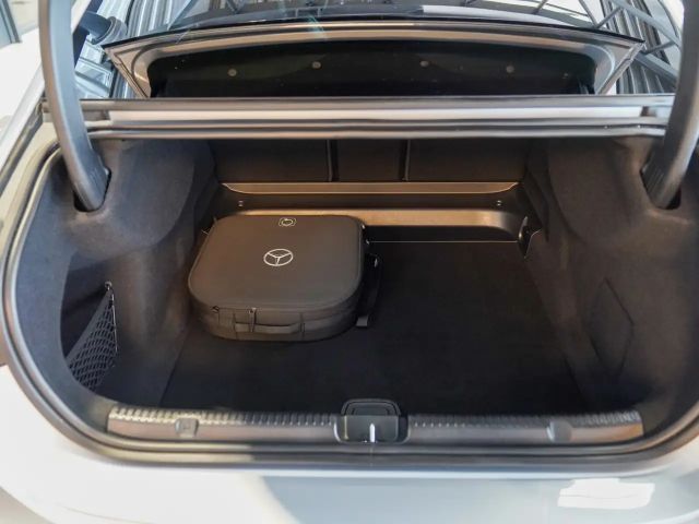 Mercedes-Benz EQE 300 Electric Art Sedan